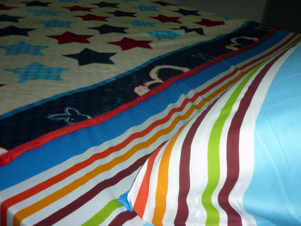H Homestay Sibu - 1000Mbps 1Gbps Wifi, Astro & Auto Gate Parking Semi Detached House! Exterior foto