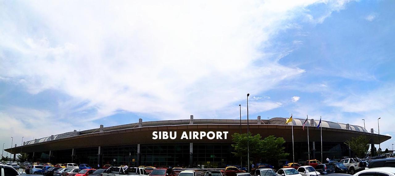 H Homestay Sibu - 1000Mbps 1Gbps Wifi, Astro & Auto Gate Parking Semi Detached House! Exterior foto